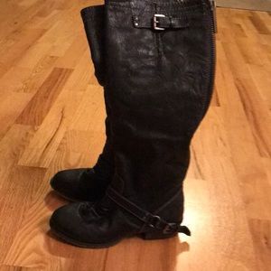 Breckelle’s leather boot